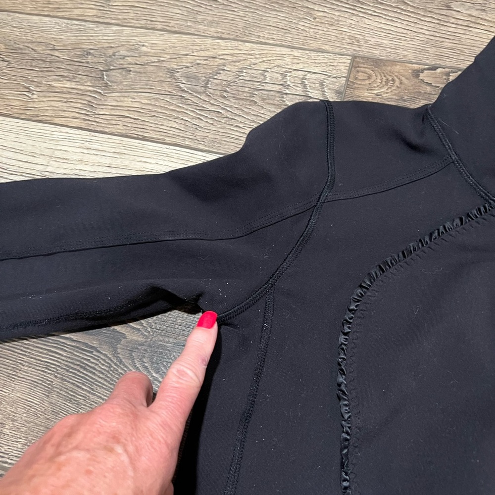Lululemon jacket - Picture 4 of 14